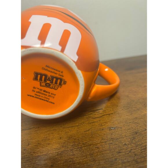 M&M's World Orange M and M Mug 2013 "I'm Irresistible"  coffee mug - Picture 4 of 4